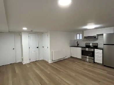 $1,500 – Renovated 1-Bedroom | Bloor West Village, Jane Subway
