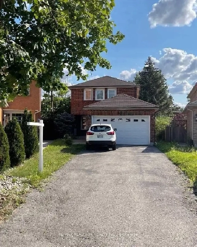 Beautiful cozy basement 5 minutes drive to Hillcrest mall