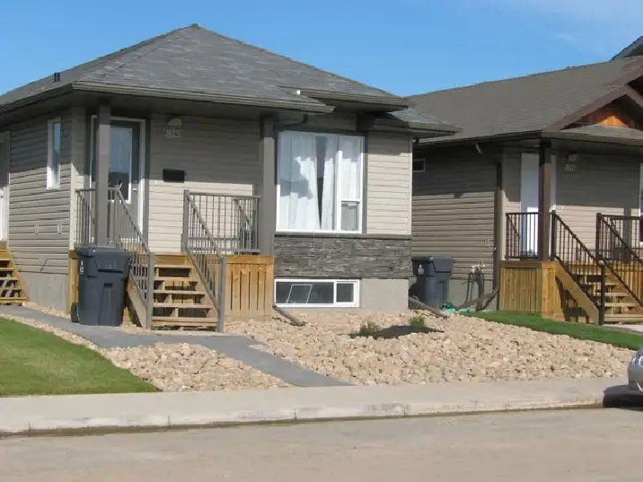 2 bedroom main floor in Martensville