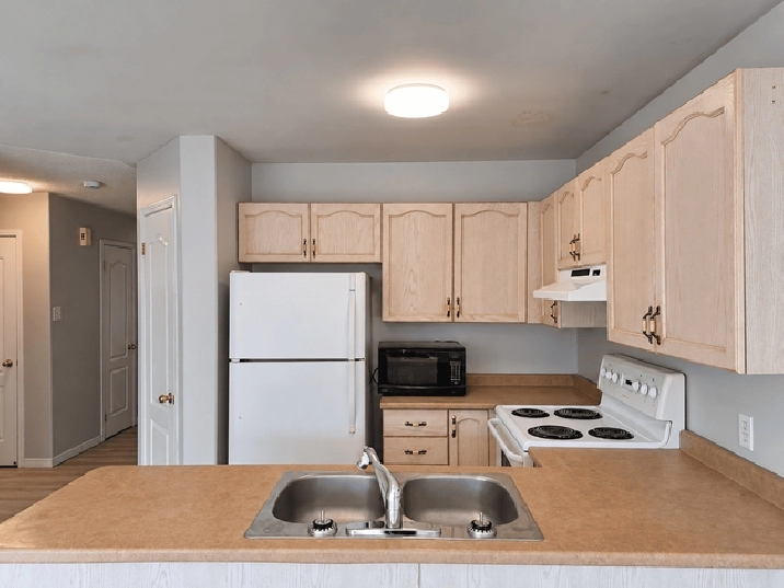 Freshly Renovated 2 Bedroom | West End Location