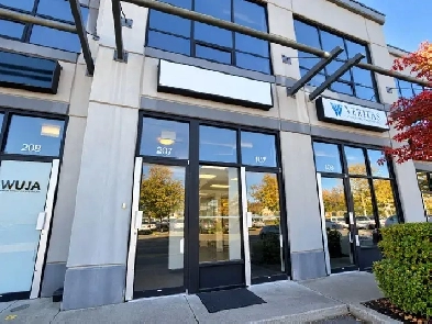 1,024 SF Move-In Ready Office for Lease - South Surrey
