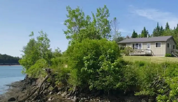 23 Leavitt Head Cemetery Rd - 3 Bed Waterfront House, Back Bay
