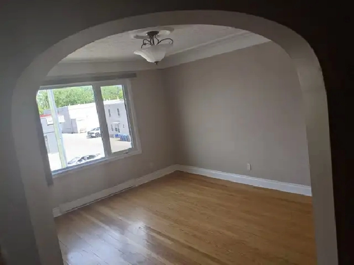GORGEOUS 3 BEDROOM 2 BATH - ST. BONIFACE