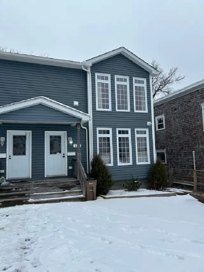 235 Saint John St, West - 4 Bedroom Apartment