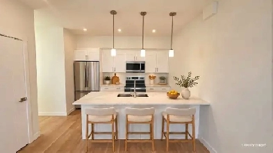 BRAND NEW 3 BED   DEN | 2.5 BATH | FREE HIGH-SPEED INTERNET