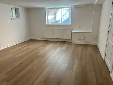 $1,500 – Renovated 1-Bedroom | Bloor West Village, Jane Subway