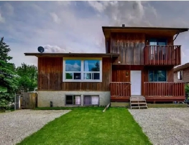 3 bed 2 bath half duplex