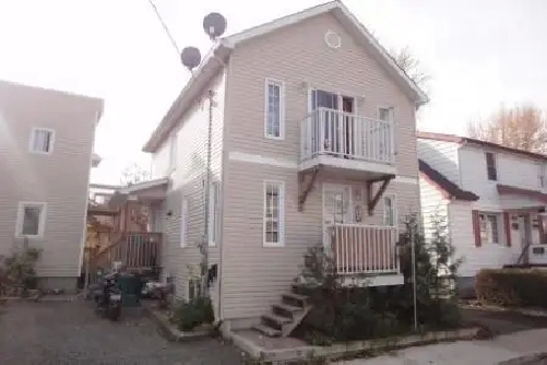 LARGE ROOM FOR RENT IN OTTAWA