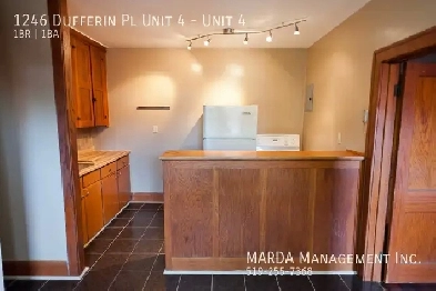 COZY 1 BD, 1 BATH APARTMENT IN CHARACTER BUILDING