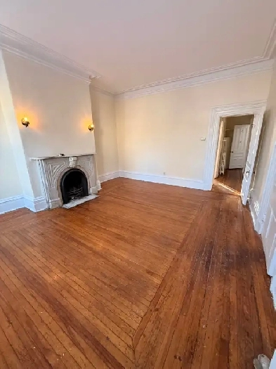 FREE RENT - Victorian Style 1BR Unit - Heat, Hot, & Cold Water