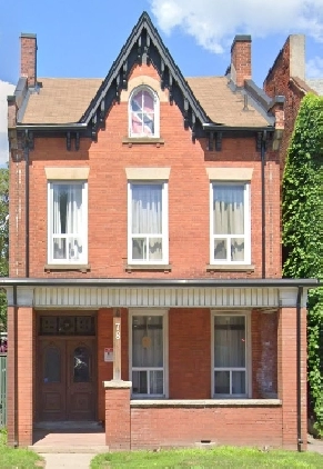 Nice, Bright 1 Bedroom Apartment