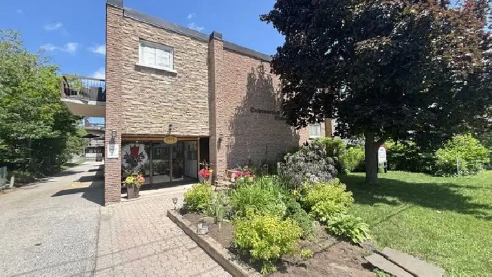 GRAVENHURST: Centennial Place - 2 Bedroom Suite Available!
