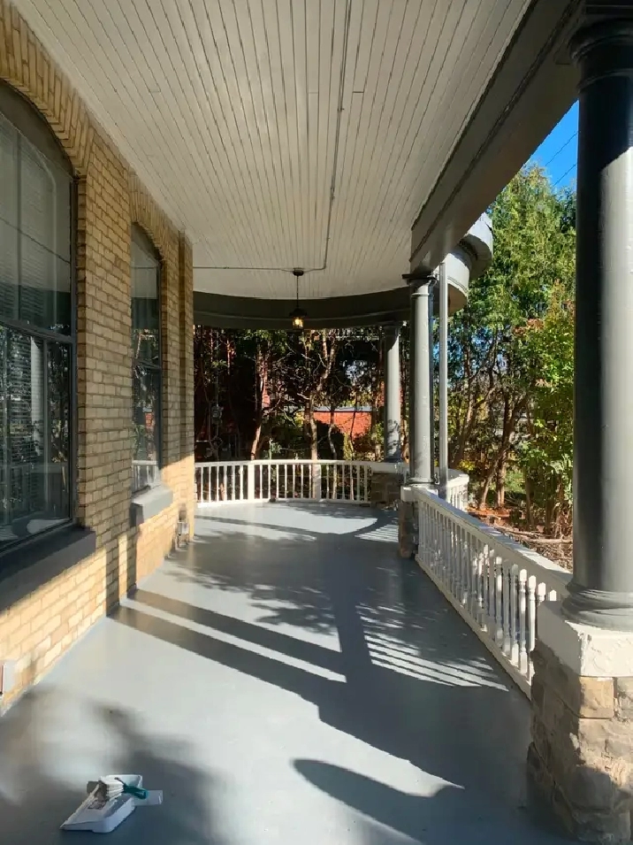 1-Bedroom Apt in Beautiful Heritage Edwardian House w/ Parking