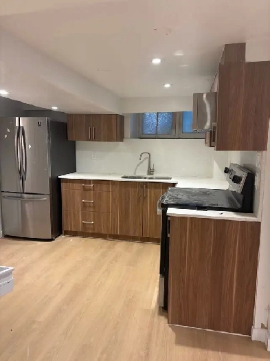 Renovated Large 2 Bedroom   Den Apartment