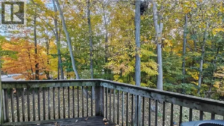 2 BEDROOM TOWNHOUSE FOR RENT IN BURLINGTON · BACKS ONTO RAVINE
