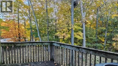 2 BEDROOM TOWNHOUSE FOR RENT IN BURLINGTON · BACKS ONTO RAVINE