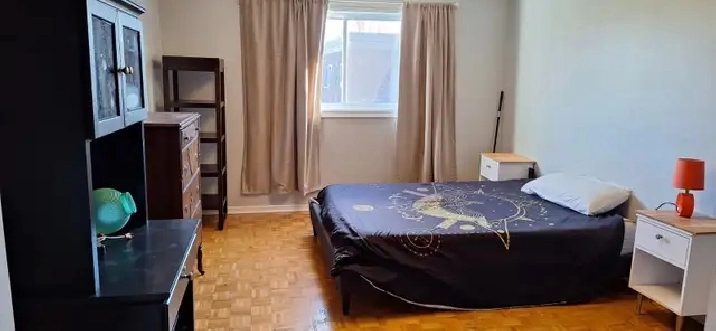 FULLY FURNISHED LARGE ROOM