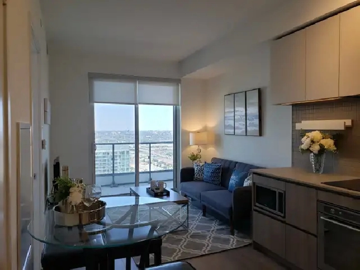 Vaughan Downtown Condo - 1 Bed   1 Large Den   2 Full Baths