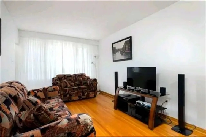 3 Bedroom Top Floor for Rent – Brampton (Kennedy & Steeles)