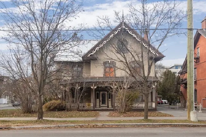 245 Laurier Ave. E. | 15 Unit Multi-Family Building for Sale