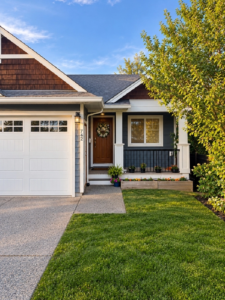 Beautiful 2-Bedroom Half Duplex with Views | Near TRU | $3,000/M