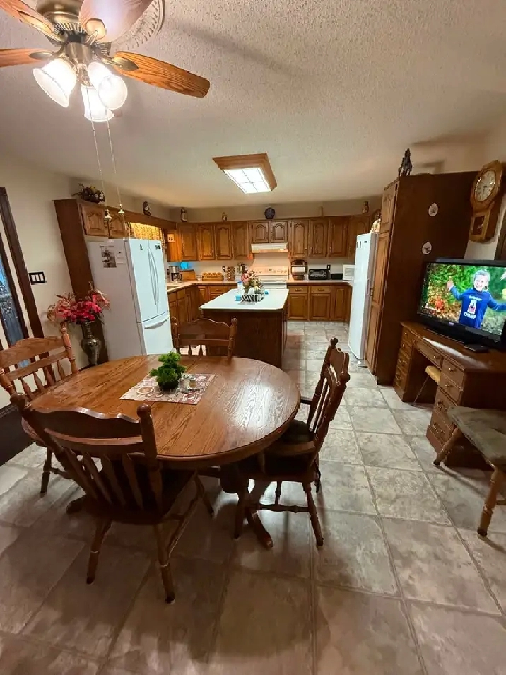 Roommates wanted