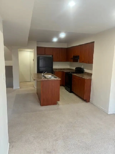 Entire Townhouse - Audley and Rossland - $2095