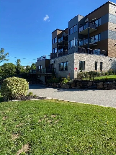 41/2 avec ascenseur garage l’est Sherbrooke