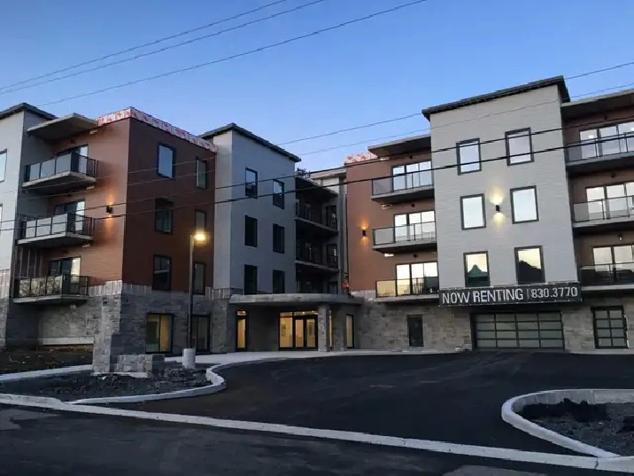Luxury Concrete 2BR w/ AC & Underground Pkg - 18 Hirtle Unit 207