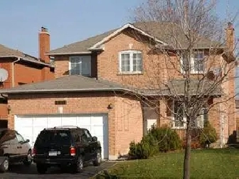 EXCELLENT 2 BED BSEMNT APRTMNT, MAVIS/EGLINTON, AVAILABLE NOV. 1
