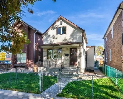 3 bedroom Family home is Available December 1st