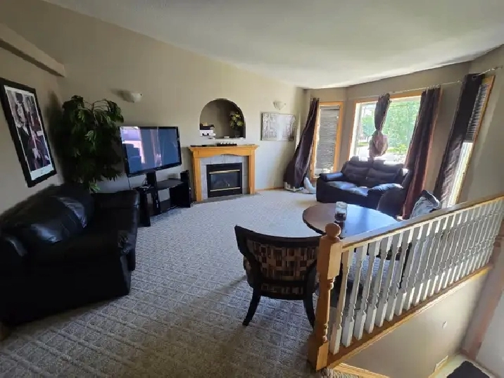 ROOM RENTAL - AVAILABLE NOW!