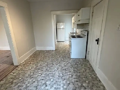 595 King St, Welland (9) - 1 Bedroom Apartment