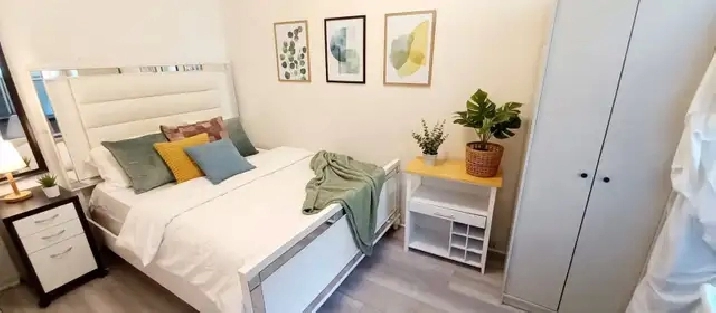 furnished room for rent —-near  lansdowne subway