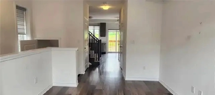3 Bed 2.5 Bath Townhouse — Beamsville — $2,500/month   utilities