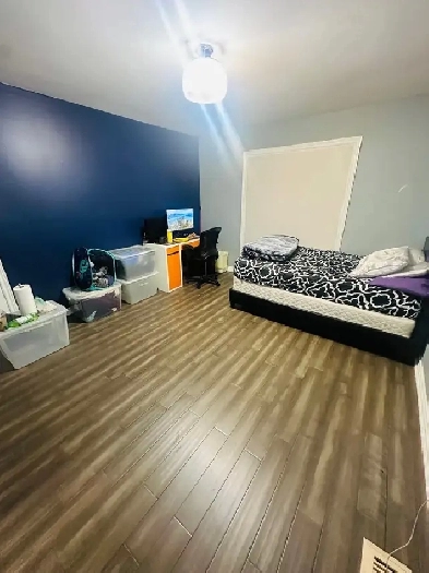 Private room for rent in Mississauga heartland towncenter
