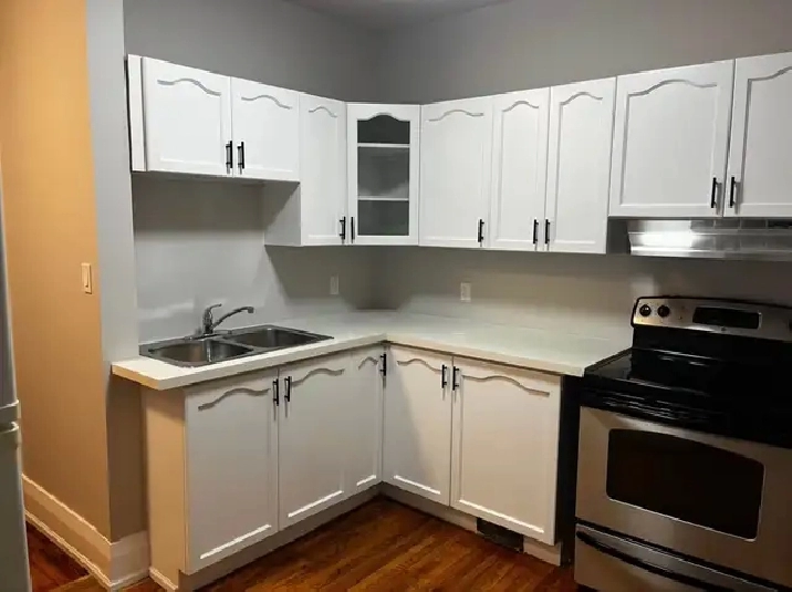 $1,975 2BR 2nd Fl, Private Entry, In-Suite Laundry, Utils Incl.