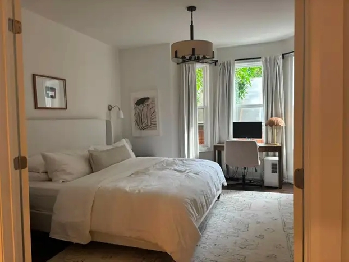 Beautiful Private Room in Shared 2 Bedroom Apartment - Beaches