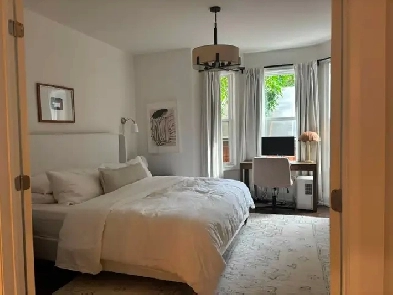 Beautiful Private Room in Shared 2 Bedroom Apartment - Beaches