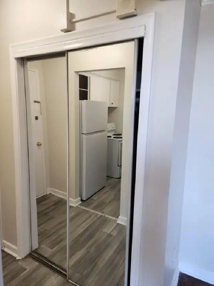 Large 3 bdrm, utilities parking incl, Nov 1st, Keele and Wilson