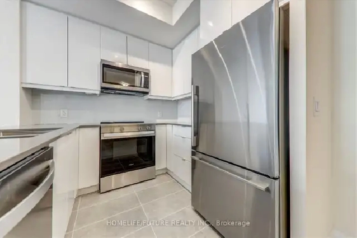 1 Den/Parking/Locker Condo for Rent in Scarborough New Building