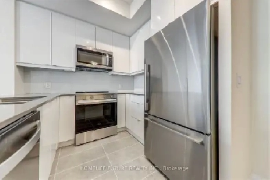 1 Den/Parking/Locker Condo for Rent in Scarborough New Building
