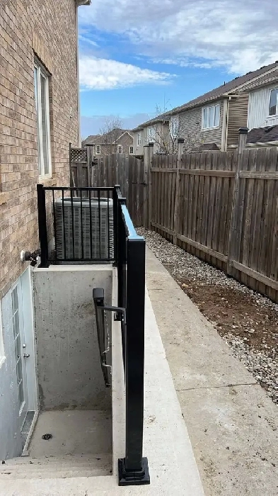 2 Bedroom Basement Aprt 1.5, Bathroom