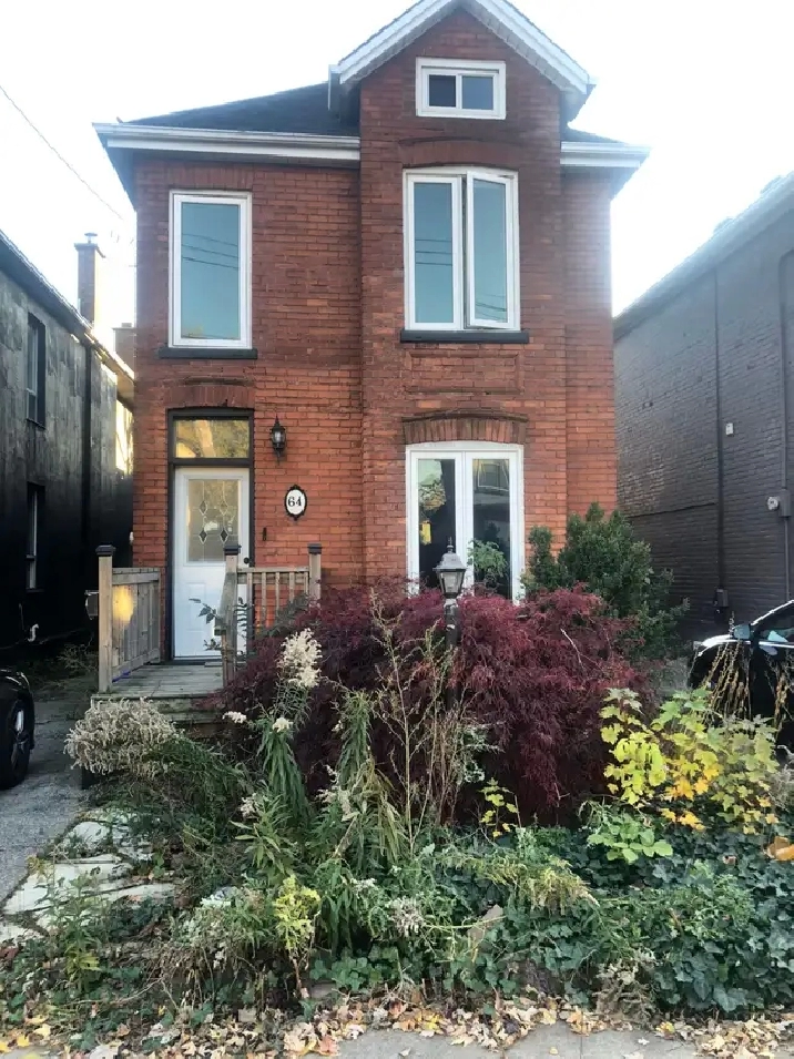 ROOM FOR RENT IN HAMILTON
