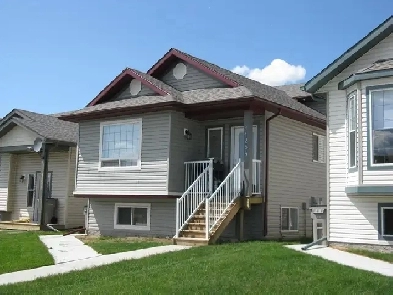 #0203 -  3 Bedroom Upper Level in Westpointe Dec 1st $1700