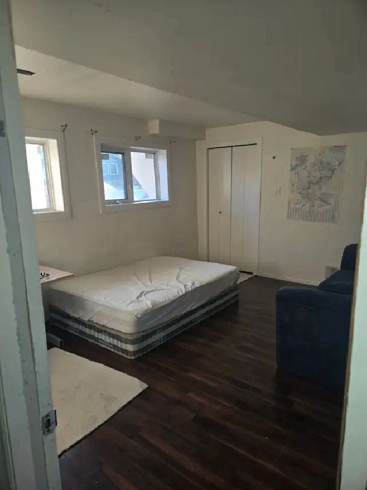 Room for rent in millwoods, by 50st/19 Ave NW