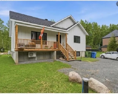 Maison à louer au Rez-de-chaussée avec cours.