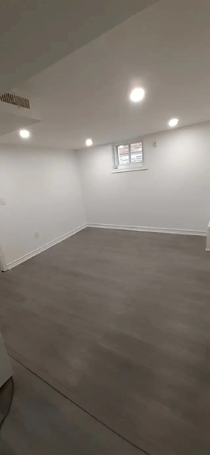 One bedroom basement unite for Rent$1250,includes all utilities.