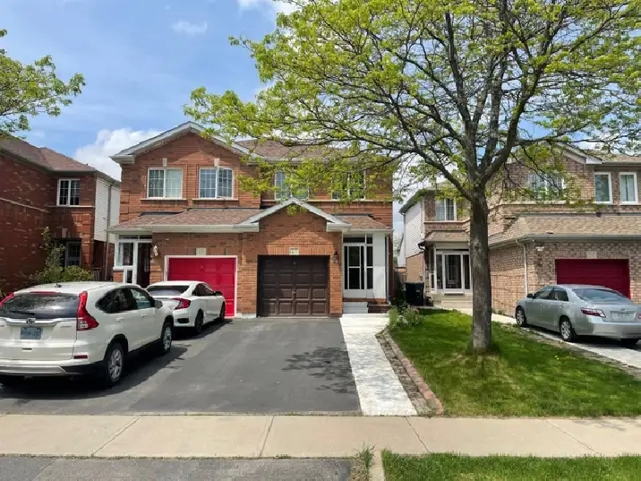 Spacious 4 Bedroom Semi-Detached House for Rent - Brampton