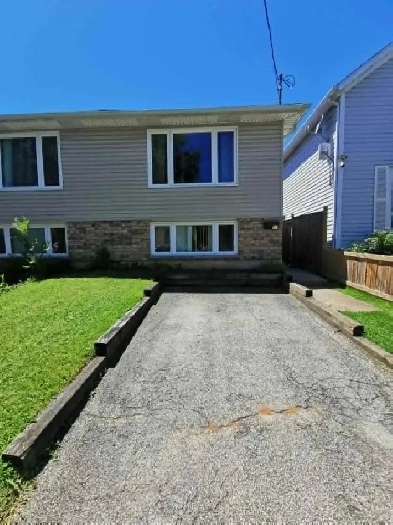 Beautiful one room in three room unit